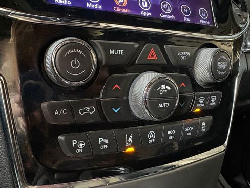 Used 2019 Jeep Grand Cherokee Trailhawk w/ Trailhawk Luxury Group image 35