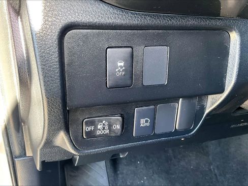 Used 2021 Toyota Tacoma SR5 image 12