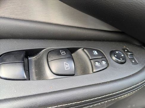 Certified 2023 Nissan Murano SV w/ SV Midnight Edition Package image 7