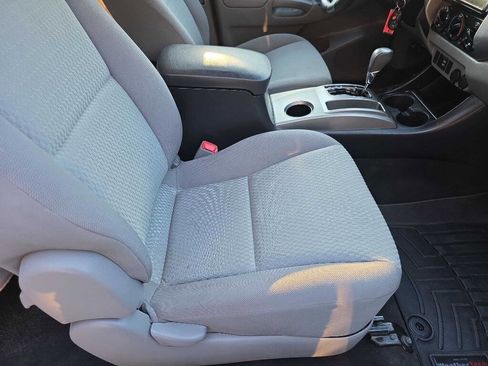 Used 2013 Toyota Tacoma PreRunner w/ SR5 Pkg image 21