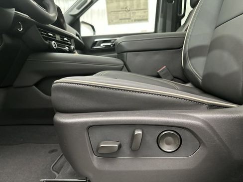 New 2026 Chevrolet Suburban Premier image 16