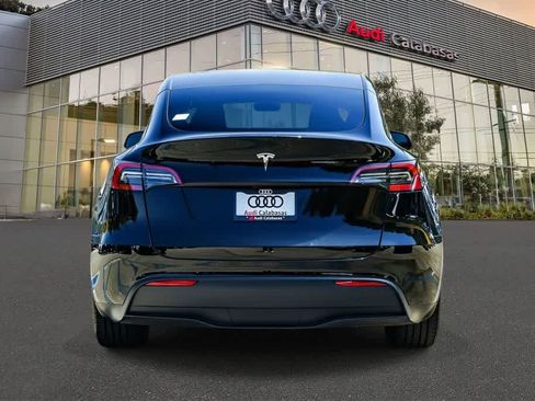 Used 2025 Tesla Model Y Long Range RWD image 3