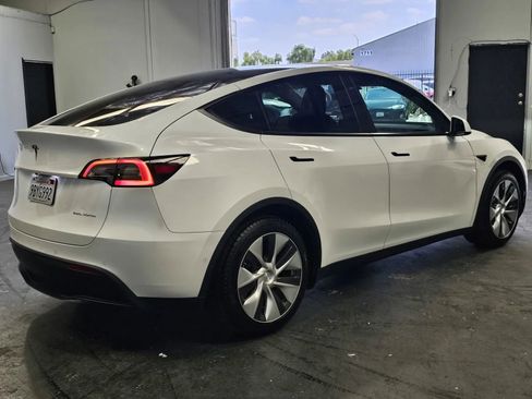 Used 2022 Tesla Model Y Long Range AWD/4WD image 4