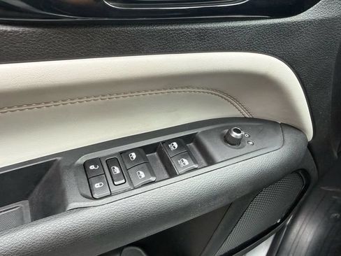Used 2025 Jeep Compass Limited AWD/4WD image 19