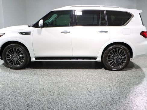 Used 2024 INFINITI QX80 Luxe w/ Cargo Package image 10