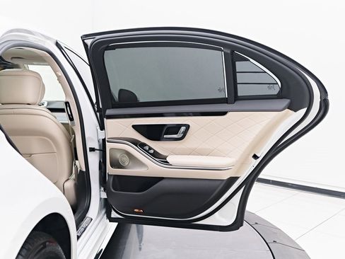 Used 2024 Mercedes-Benz S 580e 4MATIC Sedan image 28