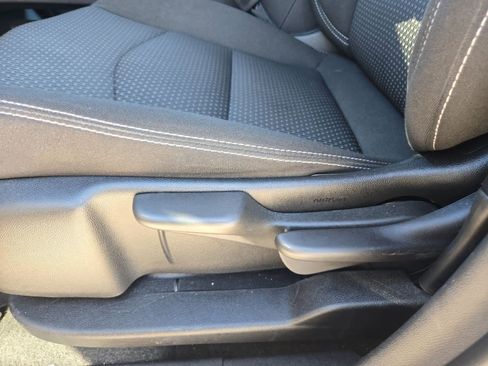 Used 2024 GMC Terrain SLE image 16