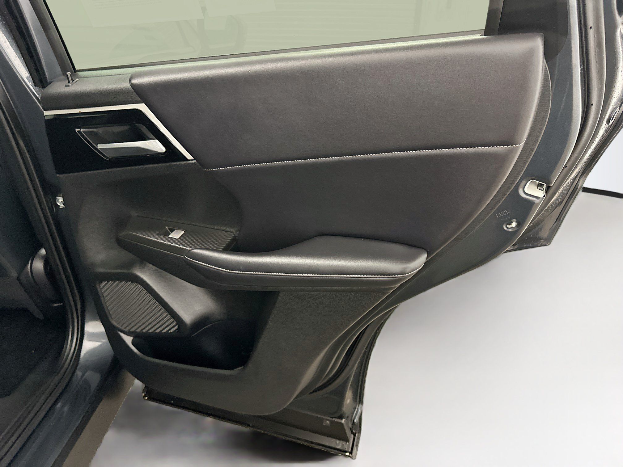 Used 2024 Mitsubishi Outlander SE AWD/4WD image 32