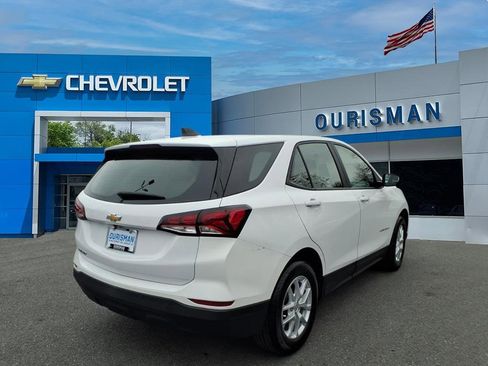 Used 2023 Chevrolet Equinox LS image 3
