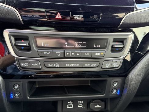 Used 2024 Honda Passport Black Edition image 23