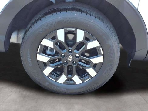 Used 2025 Hyundai Santa Cruz SE FWD image 16