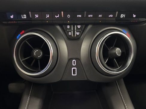 Used 2025 Chevrolet Blazer LT image 18