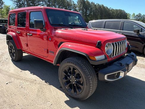 Used 2025 Jeep Wrangler Sahara w/ Safety Group AWD/4WD image 5