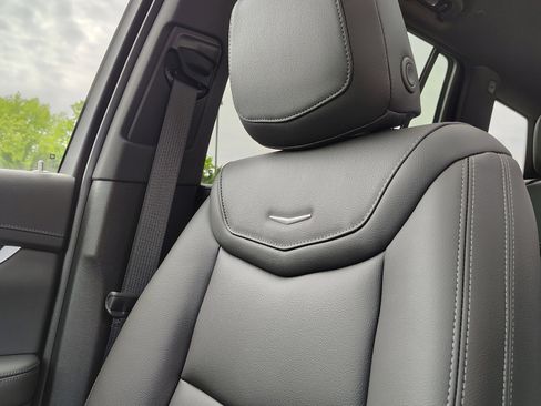 New 2025 Cadillac XT6 Luxury image 30