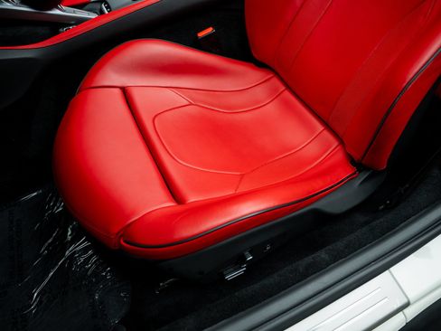 Used 2019 Ferrari Portofino RWD image 36