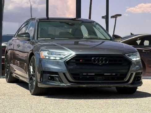 Used 2021 Audi S8 L w/ S8 Executive Package image 21