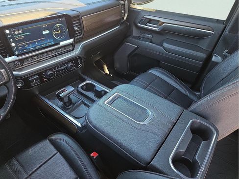 Used 2022 Chevrolet Silverado 1500 High Country w/ High Country Premium Package image 12