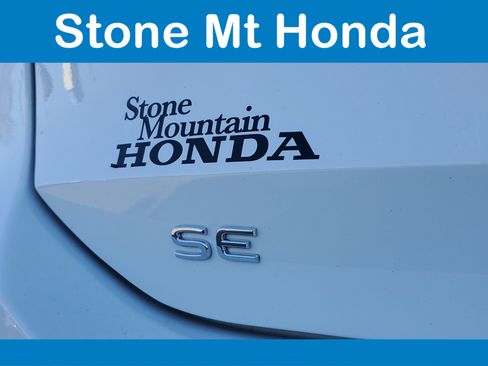 Used 2025 Volkswagen Tiguan SE image 8