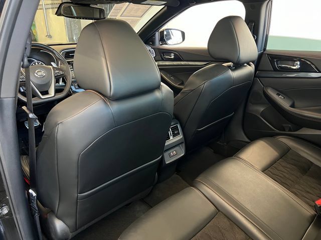 Used 2022 Nissan Maxima SR w/ Sport Mat Group FWD image 31