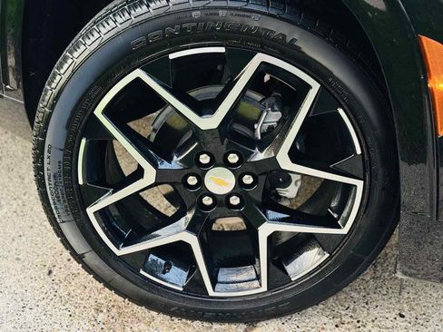 Used 2026 Chevrolet Traverse High Country FWD image 4