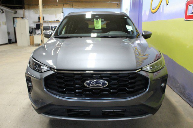 Used 2025 Ford Escape ST-Line Select AWD/4WD image 2