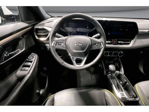 Used 2025 Chevrolet TrailBlazer ACTIV w/ Convenience Package FWD image 7
