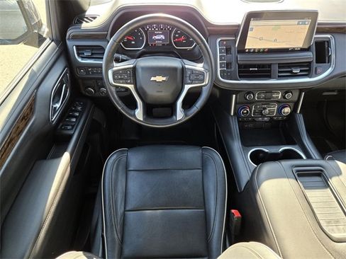 Used 2021 Chevrolet Tahoe Premier w/ Premium Package image 15