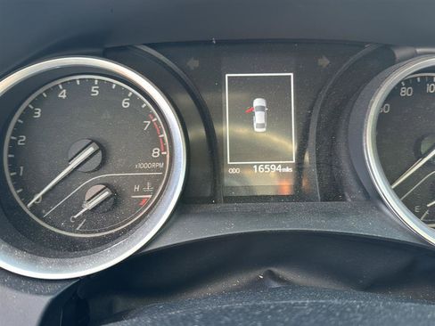 Used 2023 Toyota Camry LE image 5