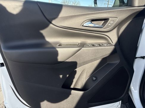 Used 2020 Chevrolet Equinox LT image 15