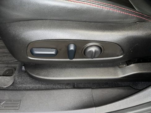 Used 2022 Chevrolet Equinox RS w/ RS Leather Package image 3