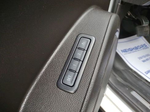 Used 2017 Chevrolet Suburban LT AWD/4WD image 36