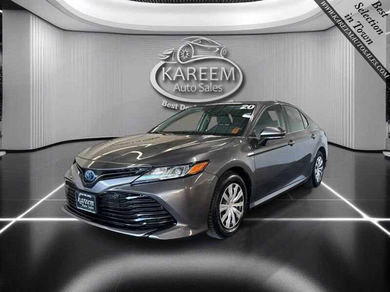 Used 2020 Toyota Camry LE w/ Sunroof Package FWD image 1