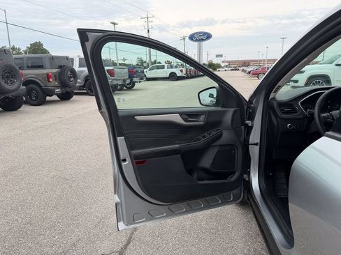 Used 2022 Ford Escape SE w/ Convenience Package AWD/4WD image 12