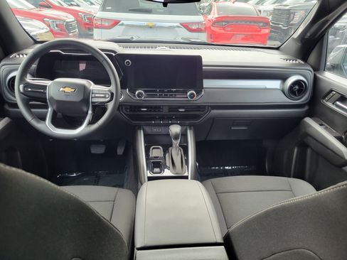 Used 2024 Chevrolet Colorado LT image 16