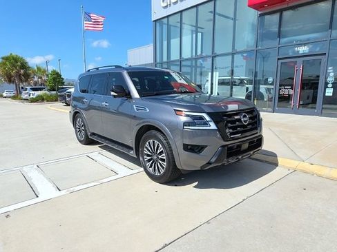 Used 2022 Nissan Armada SL w/ Midnight Edition Package RWD image 2
