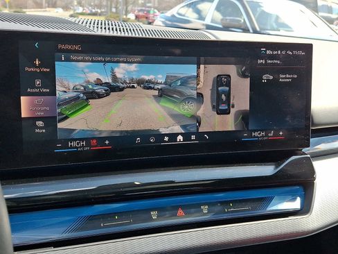 Used 2024 BMW i5 eDrive40i w/ M Sport Package image 19