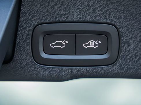 New 2026 Volvo XC60 T8 Plus w/ Climate Package AWD/4WD image 11
