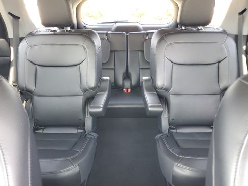 Used 2022 Ford Explorer Limited AWD/4WD image 19