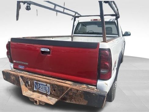 Used 2004 Chevrolet Silverado 2500 W/T w/ Skid Plate Package AWD/4WD image 15