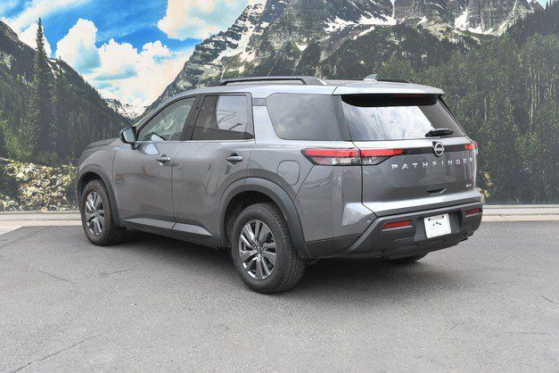 Used 2025 Nissan Pathfinder SV AWD/4WD image 9