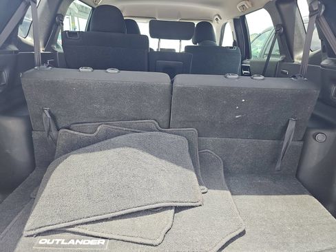Used 2022 Mitsubishi Outlander ES FWD image 15