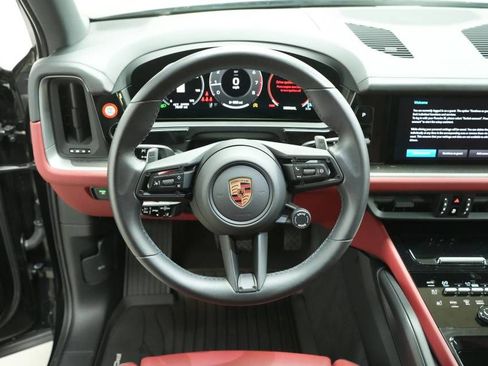 Certified 2025 Porsche Cayenne AWD/4WD image 13