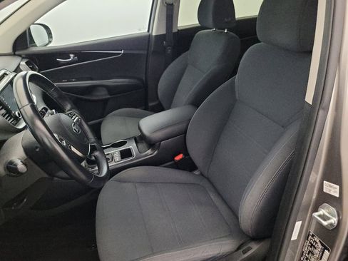 Used 2019 Kia Sorento AWD w/ LX Convenience Package image 17