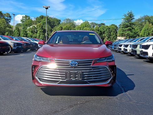 Used 2020 Toyota Avalon Limited w/ Advanced Safety Package FWD image 2