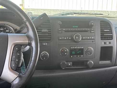 Used 2007 Chevrolet Silverado 1500 LT w/ 1LT Convenience Package AWD/4WD image 11