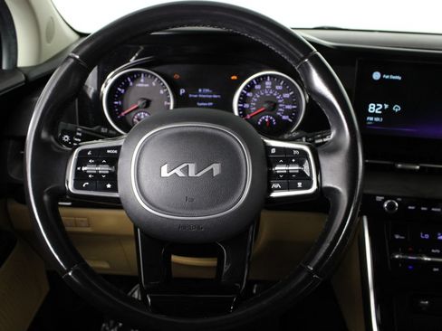 Used 2022 Kia Carnival EX FWD image 25