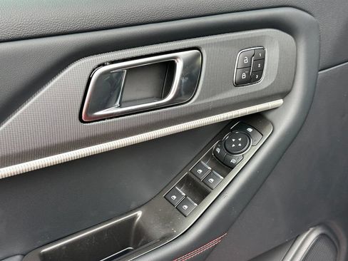 New 2026 Ford Explorer ST-Line w/ ST-Line Street Pack AWD/4WD image 16