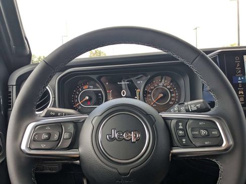 New 2026 Jeep Wrangler Unlimited Sahara AWD/4WD image 22
