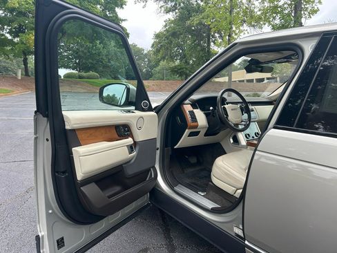 Used 2018 Land Rover Range Rover HSE AWD/4WD image 11