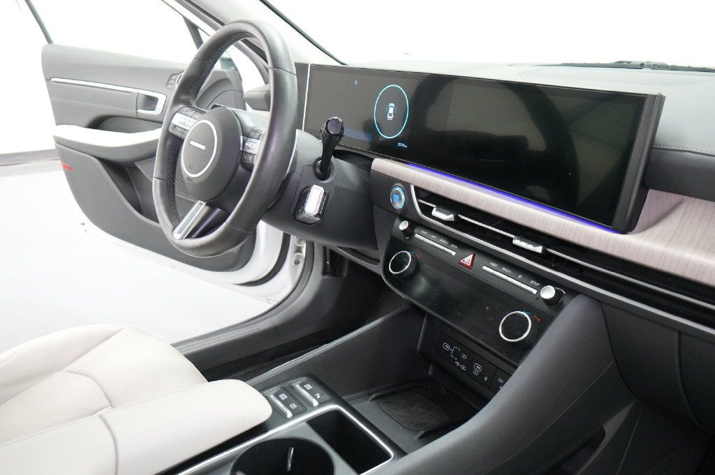 Used 2025 Hyundai Sonata Limited FWD image 29